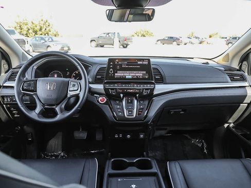 Used 2025 Honda Odyssey Touring image 12