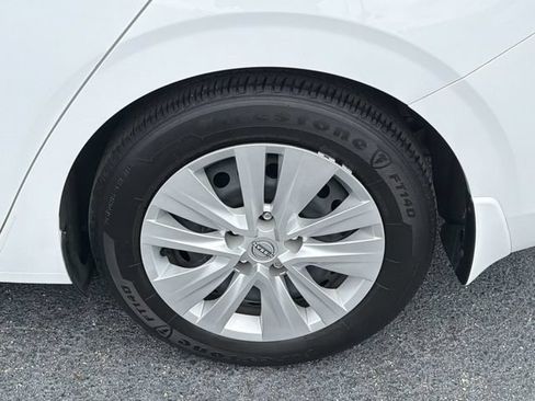 Used 2024 Nissan Sentra S FWD image 29