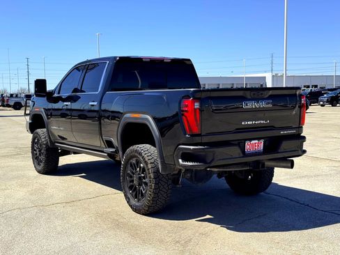 Used 2024 GMC Sierra 2500 Denali Ultimate image 9