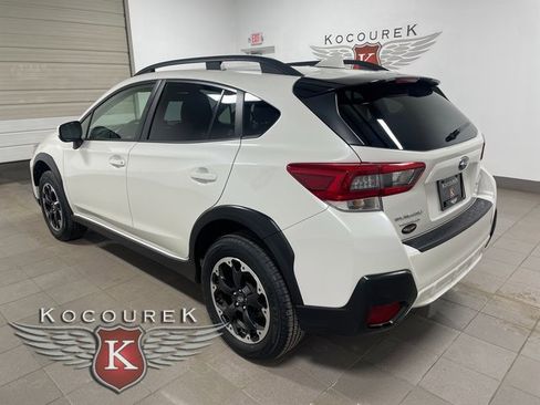 Used 2023 Subaru Crosstrek 2.0i Premium image 4