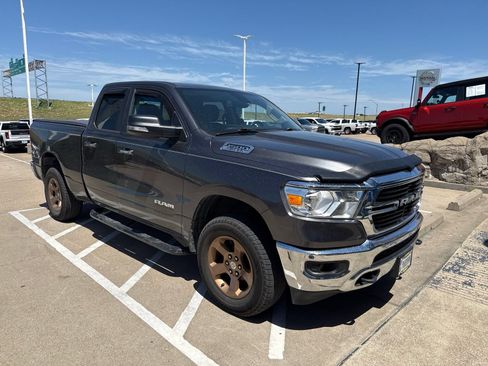 Used 2019 RAM 1500 Big Horn AWD/4WD image 3