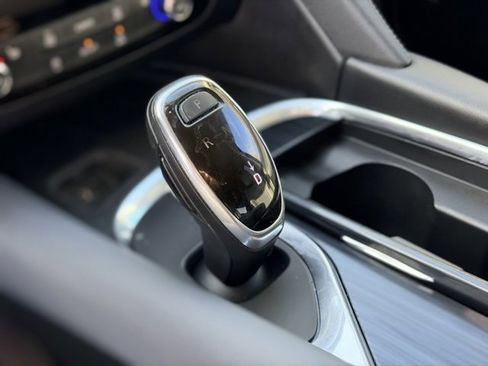 Used 2020 Buick Enclave Essence w/ Sound and Sites Package image 16