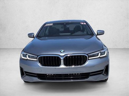 Used 2022 BMW 530i w/ Premium Package RWD image 2