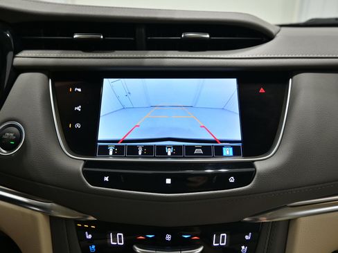 Used 2021 Cadillac XT5 Premium Luxury AWD/4WD image 16