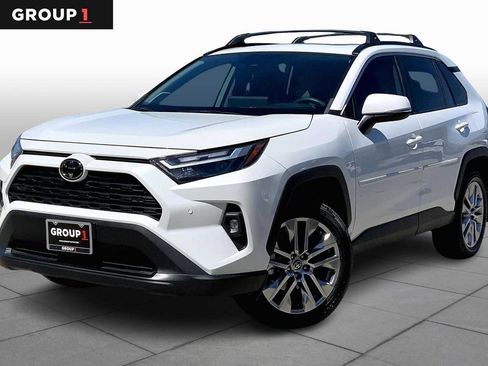 Used 2023 Toyota RAV4 XLE Premium image 1