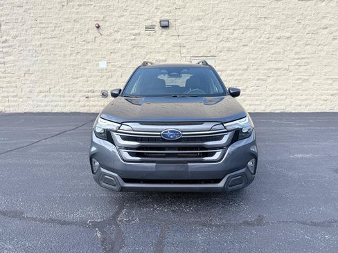 Used 2025 Subaru Forester Premium AWD/4WD image 8