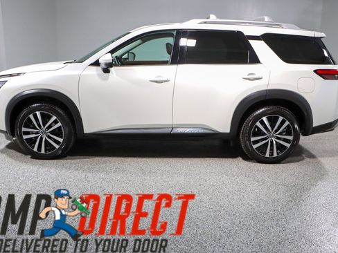Used 2023 Nissan Pathfinder Platinum image 10