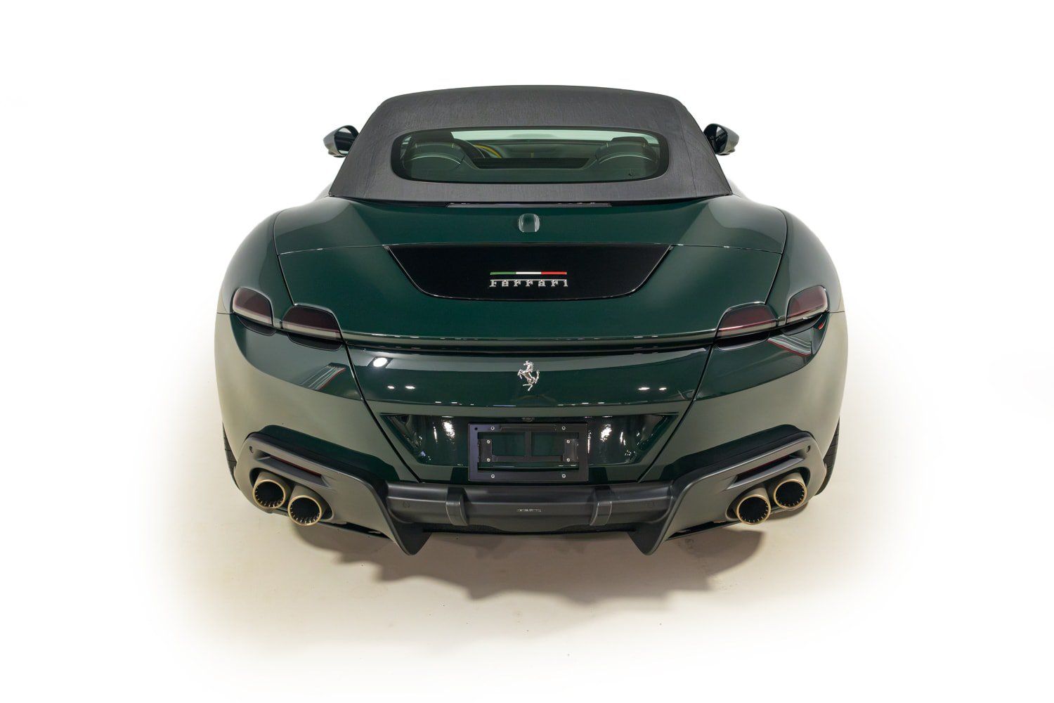 Used 2025 Ferrari Roma Spider RWD image 15
