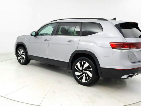 Used 2025 Volkswagen Atlas SE FWD image 3