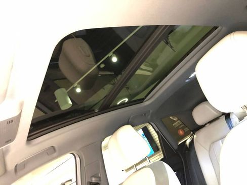 Used 2024 Audi Q4 e-tron Premium Plus w/ Premium Plus image 39