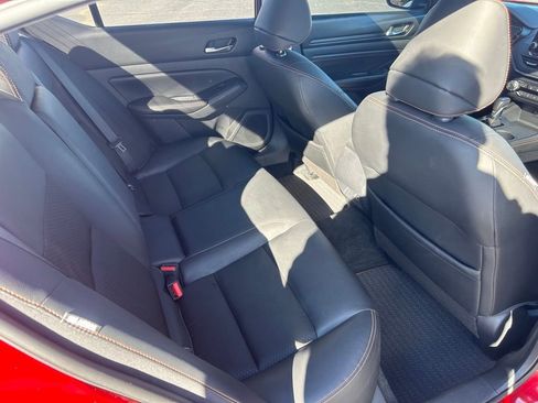 Used 2020 Nissan Altima 2.5 SR w/ Premium Package image 11