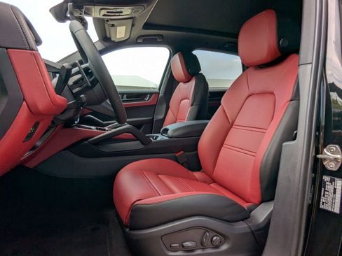 New 2025 Porsche Cayenne E-Hybrid image 5