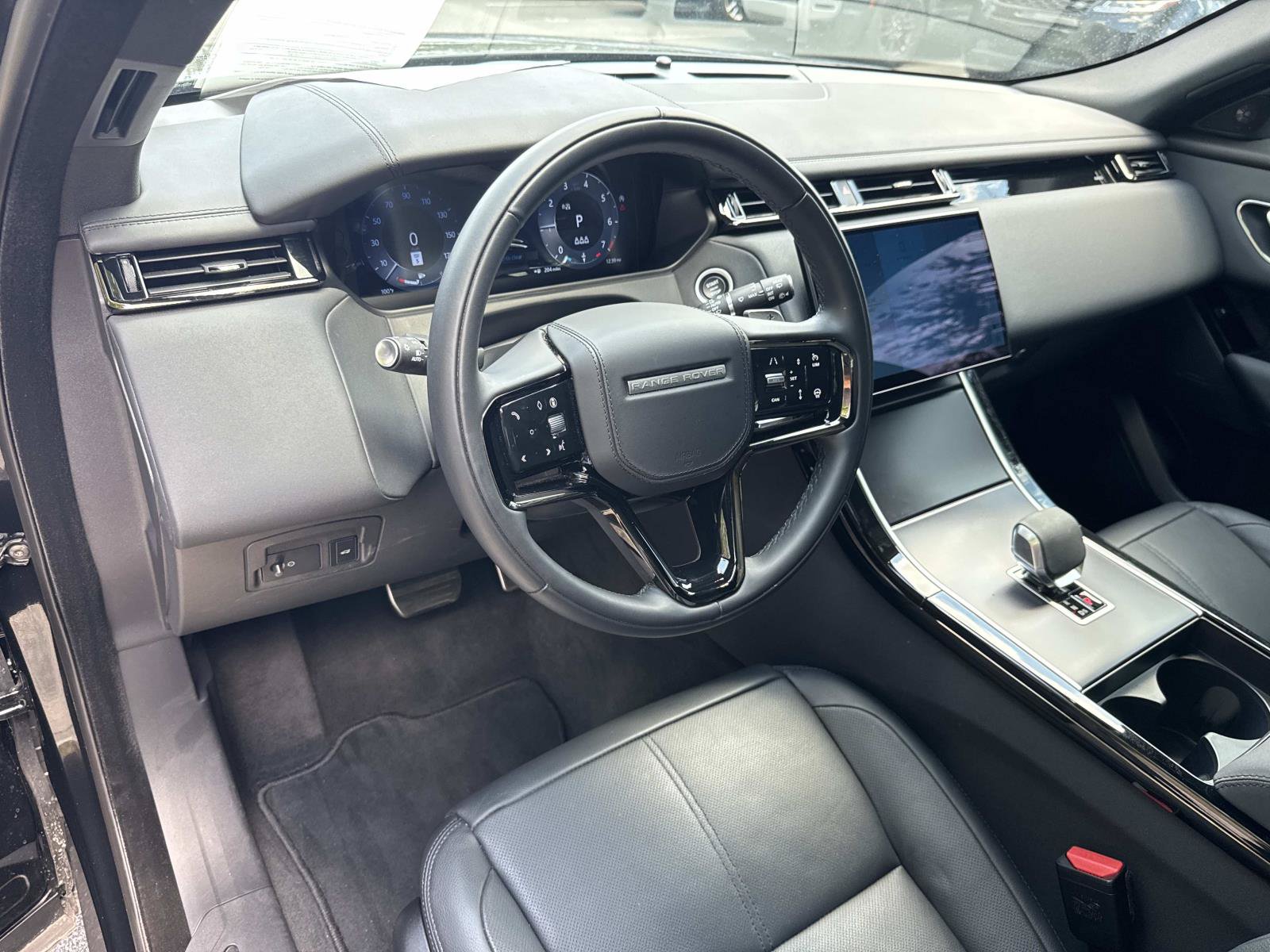 Used 2026 Land Rover Range Rover Velar Dynamic SE AWD/4WD image 23