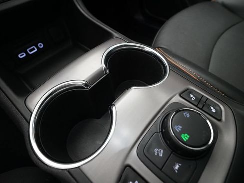 Used 2024 GMC Terrain AT4 AWD/4WD image 17