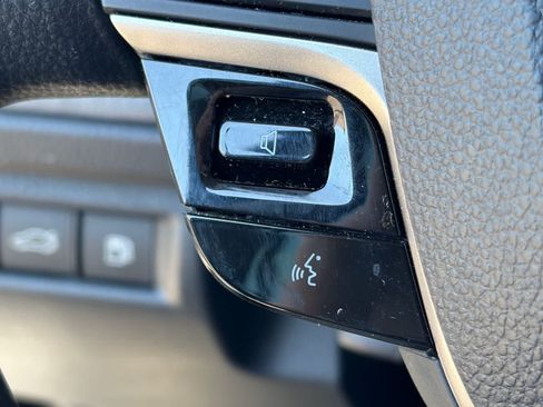 Used 2025 Toyota Camry LE AWD/4WD image 12