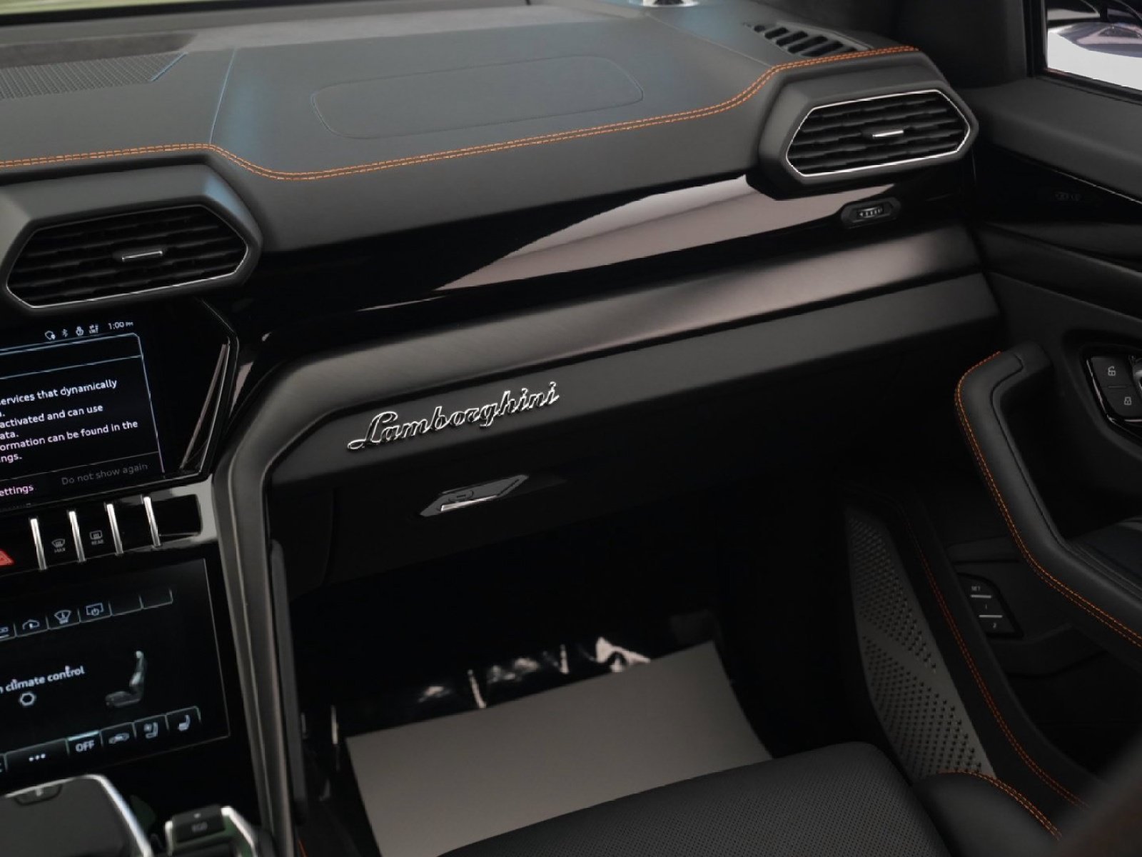 Used 2024 Lamborghini Urus S AWD/4WD image 28