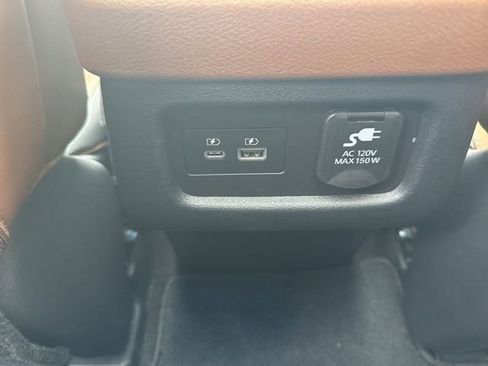 Used 2024 Nissan Pathfinder Platinum w/ Black Appearance Package image 35