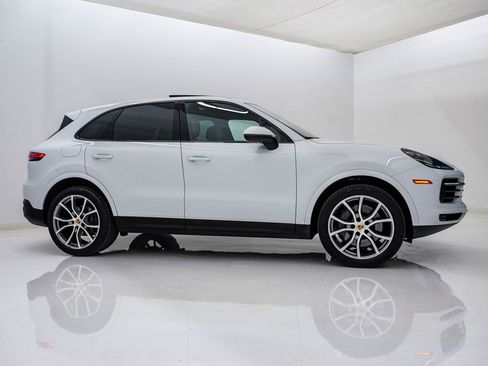 Certified 2023 Porsche Cayenne S Platinum image 9