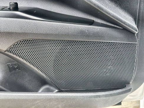 Used 2019 Toyota Camry SE FWD image 22