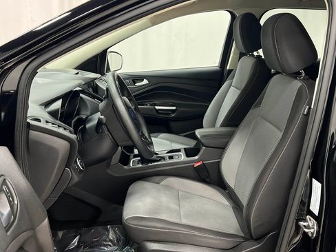 Used 2017 Ford Escape SE w/ Equipment Group 201A AWD/4WD image 12