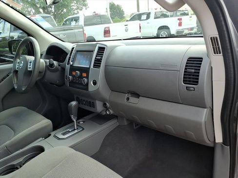 Used 2021 Nissan Frontier SV w/ Midnight Edition Floor Mats RWD image 16