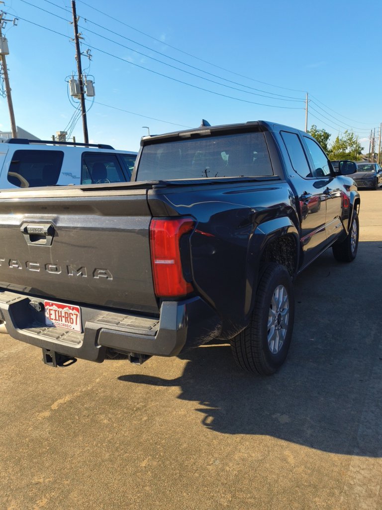 Used 2025 Toyota Tacoma SR5 AWD/4WD image 3