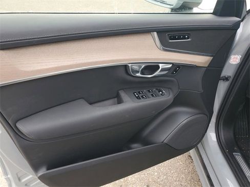 Certified 2025 Volvo XC90 B6 Plus image 10
