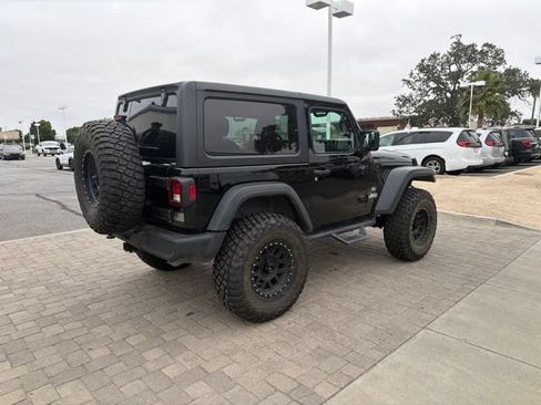 Used 2020 Jeep Wrangler Sport AWD/4WD image 3
