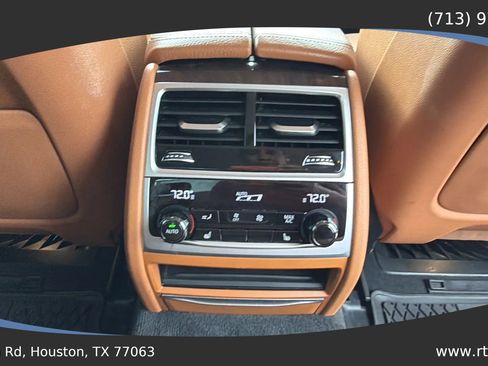 Used 2018 BMW 740i xDrive AWD/4WD image 40