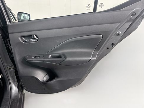 Used 2025 Nissan Versa SV FWD image 27