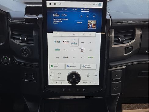 Used 2023 Ford F150 Lightning Platinum AWD/4WD image 11