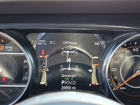 Used 2022 Jeep Wrangler Unlimited Sahara AWD/4WD image 26