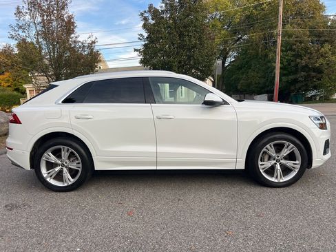 Used 2022 Audi Q8 Premium Plus w/ Premium Plus Package image 5