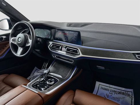 Used 2022 BMW X7 M50i w/ Executive Package AWD/4WD image 31