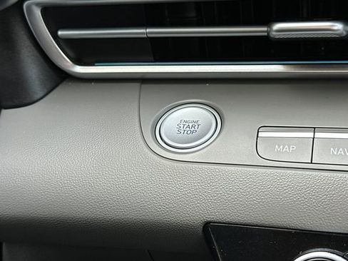 Used 2024 Hyundai Elantra SEL image 24