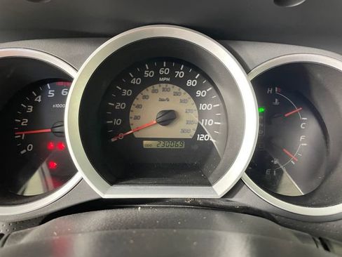 Used 2005 Toyota Tacoma PreRunner w/ TRD Off-Road Pkg #2 RWD image 5