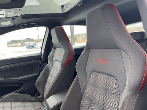 Used 2024 Volkswagen GTI SE image 9