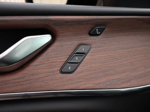 New 2025 Jeep Grand Cherokee Summit w/ Obsidian Package image 10