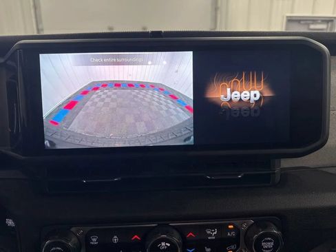 Used 2024 Jeep Wrangler Unlimited Sport AWD/4WD image 20