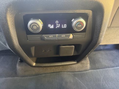 Used 2025 GMC Acadia Elevation AWD/4WD image 15
