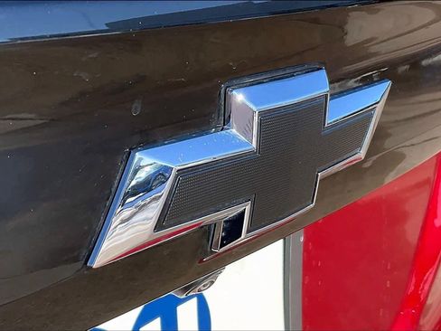 Certified 2023 Chevrolet Bolt EUV LT w/ Convenience Package image 30