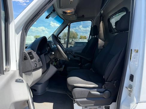 Used 2017 Mercedes-Benz Sprinter 2500 image 17