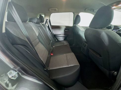 Used 2023 Nissan Rogue SV image 32