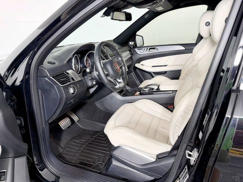 Used 2017 Mercedes-Benz GLS 63 AMG 4MATIC image 44