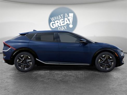 New 2025 Kia EV6 Wind image 7