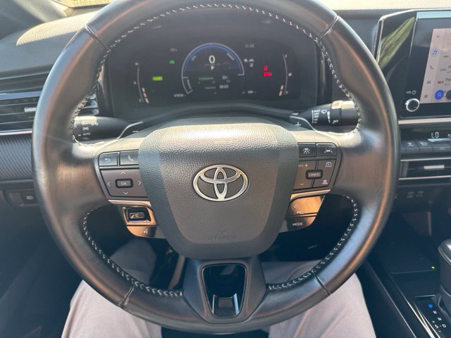 Used 2025 Toyota Camry SE FWD image 12