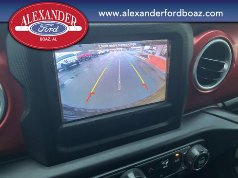 Used 2018 Jeep Wrangler Unlimited Rubicon w/ Cold Weather Group image 25