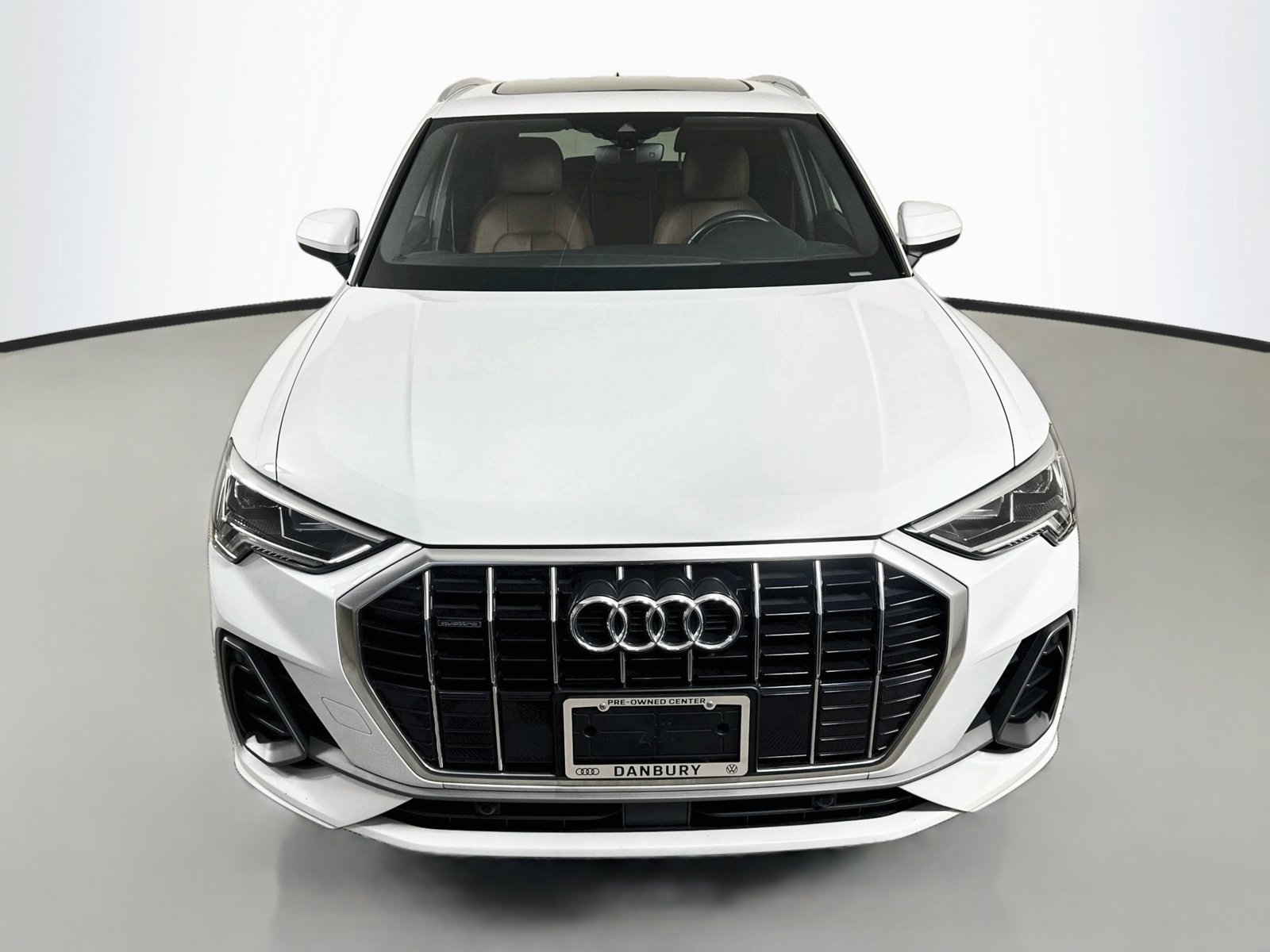 Used 2019 Audi Q3 2.0T Premium Plus w/ Premium Plus Package AWD/4WD image 6