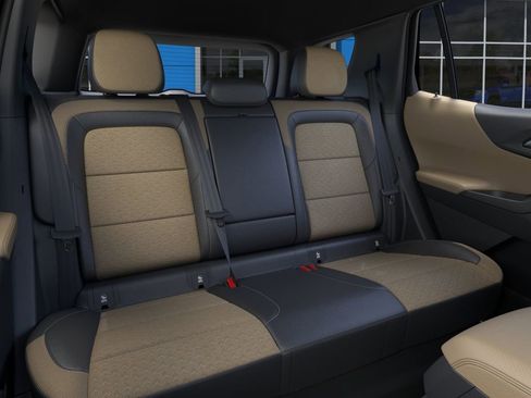 New 2026 Chevrolet Equinox ACTIV AWD/4WD image 17