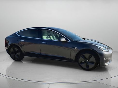 Used 2018 Tesla Model 3 Long Range image 34